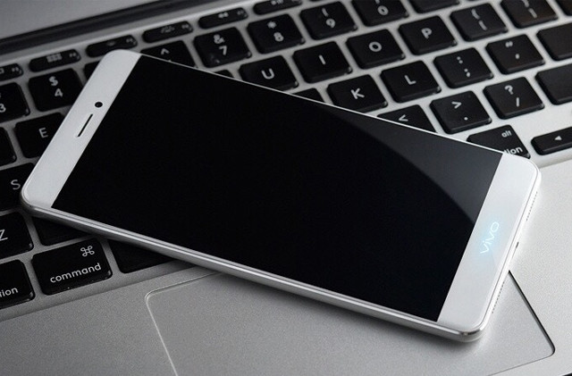 vivo X5 Pro真机谍照曝光 Logo会发光 