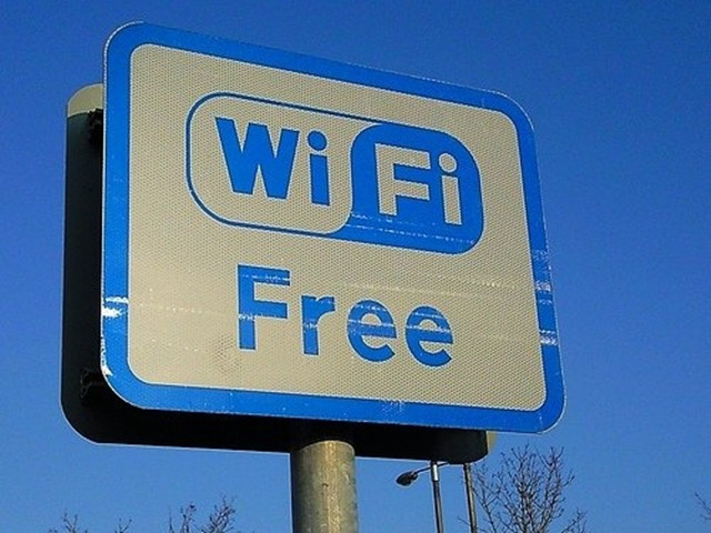 松下开发WiFi新技术：人多也能轻松联网 