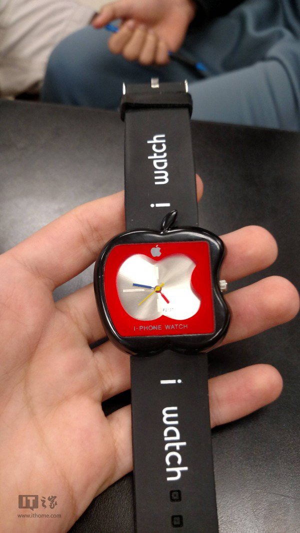 国外山寨版苹果Apple Watch 走红：造型生动形象