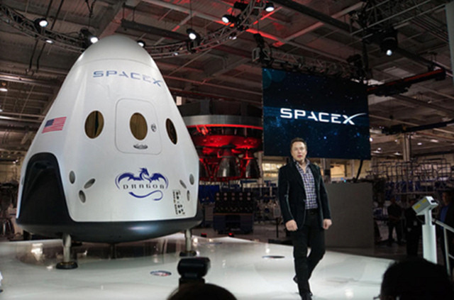 SpaceX推进器助飞船完成降落：弃降落伞 